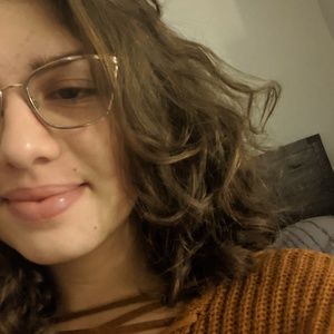 Meet your Posher, Maya